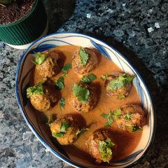 A picture of CAULIFLOWER & CASHEW KOFTA CURRY.