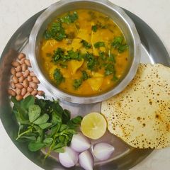 A picture of Methi dal dhokli.