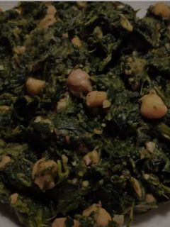 Una foto de Espinacas guisadas con garbanzos o a la Andaluza