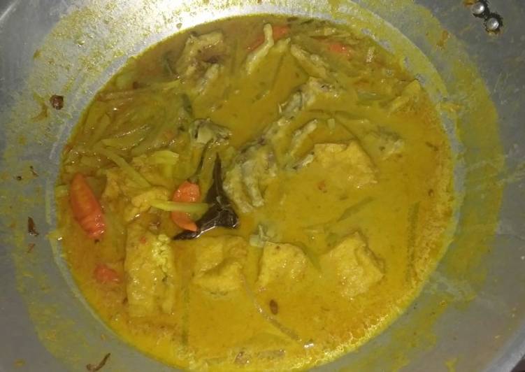 Lodeh pepaya muda ceker tahu