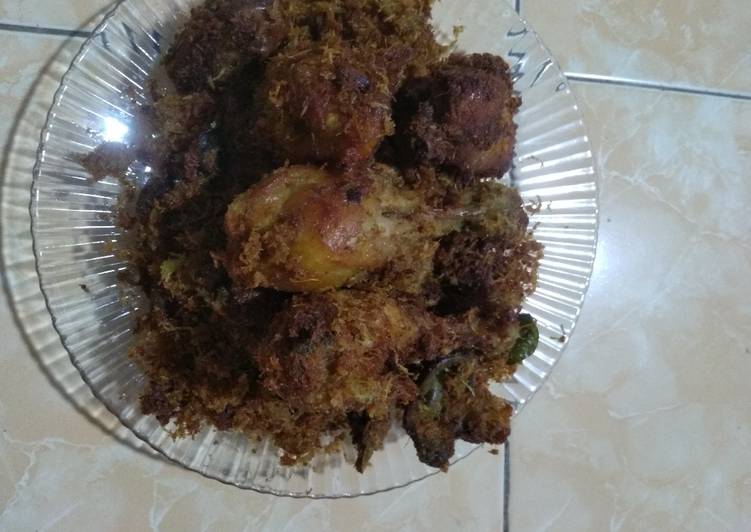 Ayam bumbu kelapa ala padang