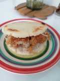 Arepa con relleno de KFC =)