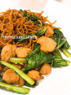 Foto resep Mie Goreng Kecap Ayam Sawi