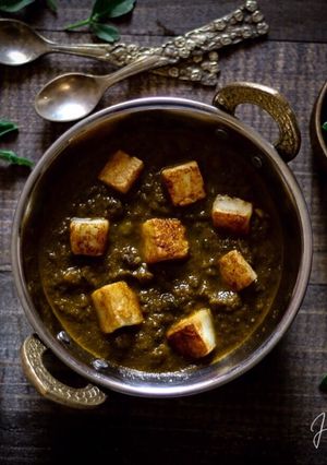 A picture of Methi Mutter Paneer.
