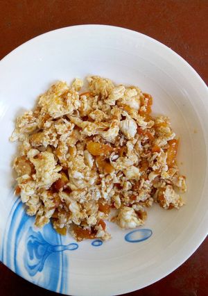 A picture of Fried Garlic Eggs.