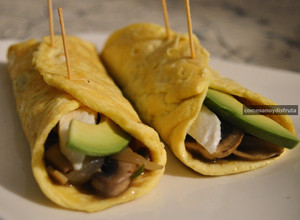 Foto principal de Tortilla rellena de champiñones y queso fresco