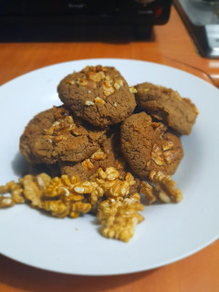 Una foto de Galletas de garbanzos/cacao y nueces 🍪💜