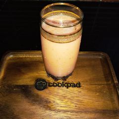 A picture of Strawberry Peach Smoothie.