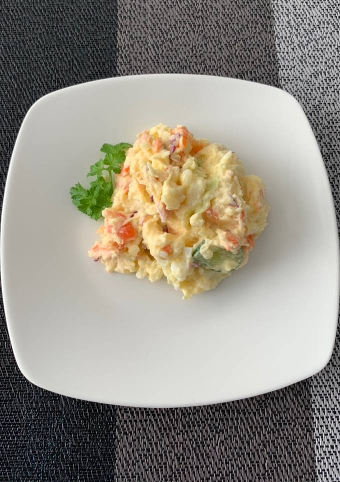 Картопляний салат ポテトサラダ Потето сарада (японський варіант Олів'є)