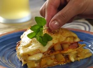Una foto de Lasaña de crepas a la hawaiana