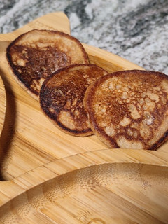 Una foto de 👶🏻 Tortitas de espelta y compota de frutas