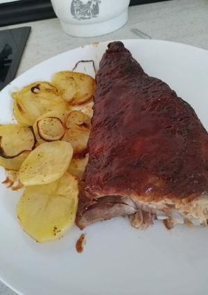 Una foto de Costillas al horno en salsa barbacoa