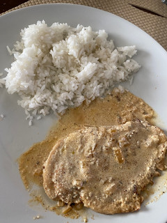 Una foto de Pollo cremoso a la mostaza