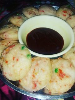 वेजिटेबल इडली (Vegetable idli recipe in hindi) रेसिपी मुख्य फोटो