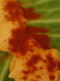Una foto de Hummus de pimiento rojo