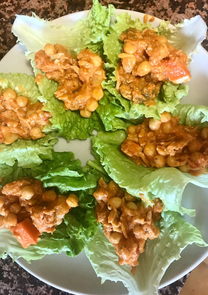 Una foto de Cogollos de lechuga rellenos