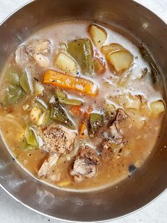 ভেজিটেবল চিকেন স্যুপ (vegetable chicken soup recipe in Bengali) রেসিপির প্রধান ছবি