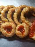 Medialunas de grasa y facturas