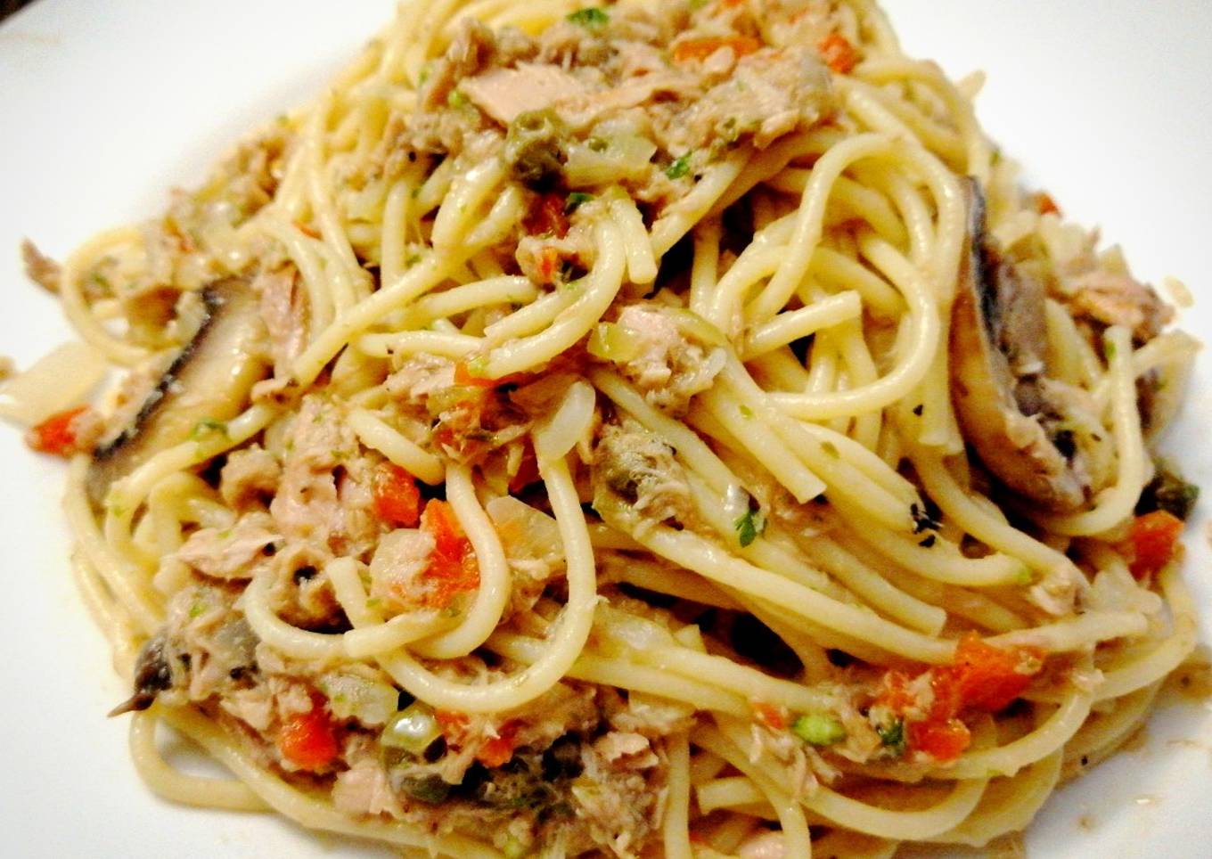 Espaguetis con Lomo Marinero