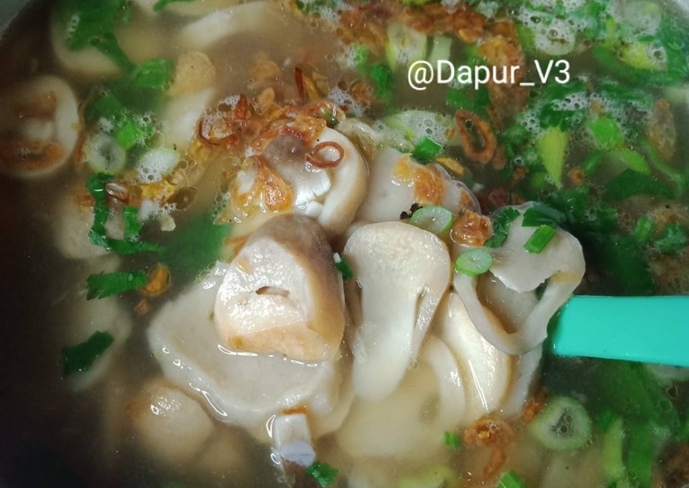 Sup jamur dan bakso