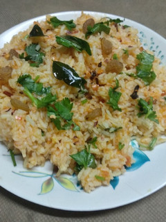 ટોમેટો પુલાવ (Tomato Pulav Recipe In Gujarati) રેસીપી મુખ્ય ફોટો