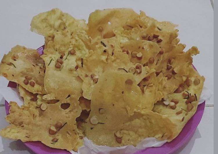 Peyek Kacang dan Teri