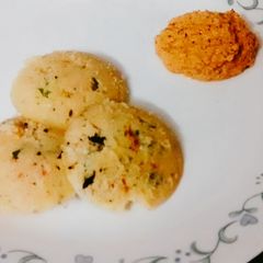 A picture of Rava idli.