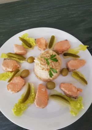 Una foto de Arroz con Salsa de Soja y Dados de Salmón