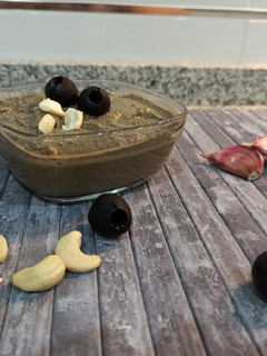 Una foto de Paté de aceitunas negras 🥣