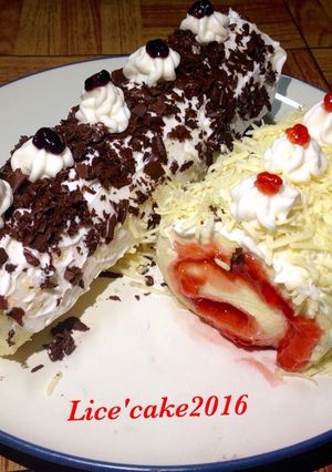 Foto resep Roll cake strawberry cheese VS blueberry chocolate (bolu gulung putih telur)