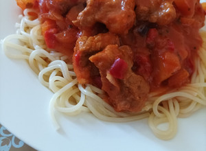Una foto de Estofado de Bondiola con spaghettis