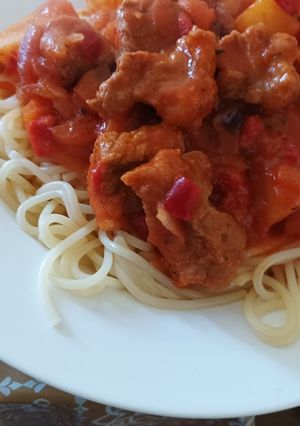 Una foto de Estofado de Bondiola con spaghettis