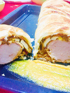 Una foto de Solomillo Wellington Chikitiki con salsa de orejones y pasas