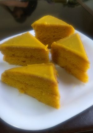 A picture of Mango Cake.