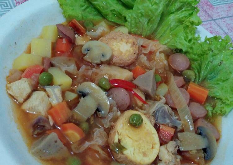 Langkah Mudah untuk Menyiapkan Sup Merah berisi yang Lezat Sekali