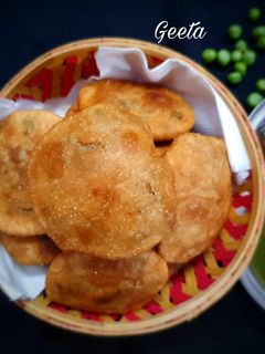 मटर की कचौड़ी (Matar ki kachori recipe in hindi) रेसिपी मुख्य फोटो
