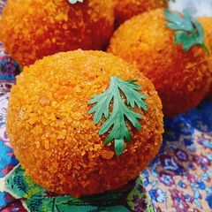 A picture of My super crunchy and ooozy cheese balls.