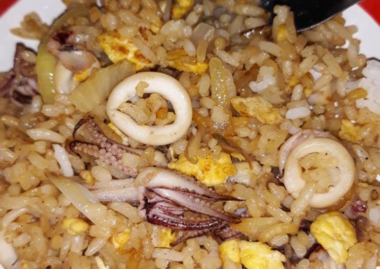 Cara Gampang Menyiapkan Nasi Goreng Cumi Kecap Anti Gagal