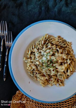 ચીઝ ગાર્લિક હર્બ પાસ્તા (Cheese Garlic Herb Pasta Recipe In Gujarati) રેસીપી મુખ્ય ફોટો