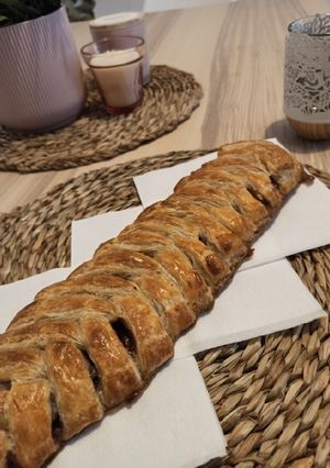 Una foto de Trenza de hojaldre y chocolate 🍫