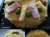 Torre de panqueques, pollo y atún