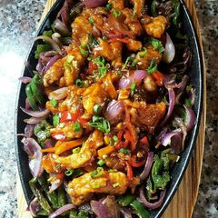 A picture of Chicken in Lemon-Ginger Sauce.