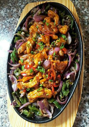 A picture of Chicken in Lemon-Ginger Sauce.
