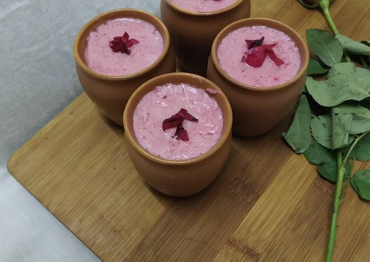 Strawberry flavoured mishti doi