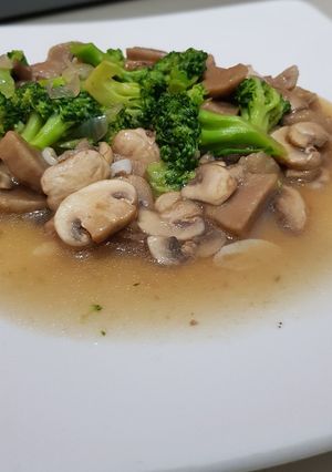 Foto resep Tumis jamur kancing brokoli saus tiram
