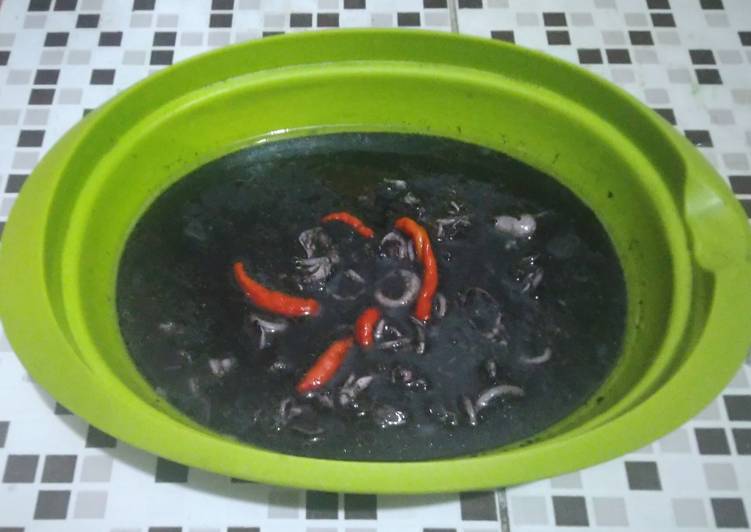 Cara mudah memasak Cumi kuah item yang Enak Banget
