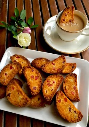 ટુટ્ટી ફ્રુટી ટોસ્ટ (Tutti Frutti Toast Recipe In Gujarati) રેસીપી મુખ્ય ફોટો