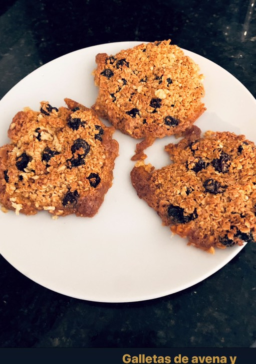 Una foto de Galletas de avena, pasas de uvas y miel