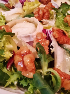 Una foto de Ensalada de queso de cabra