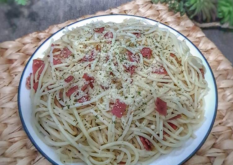 Spagetti Oglio Olio with Permesan